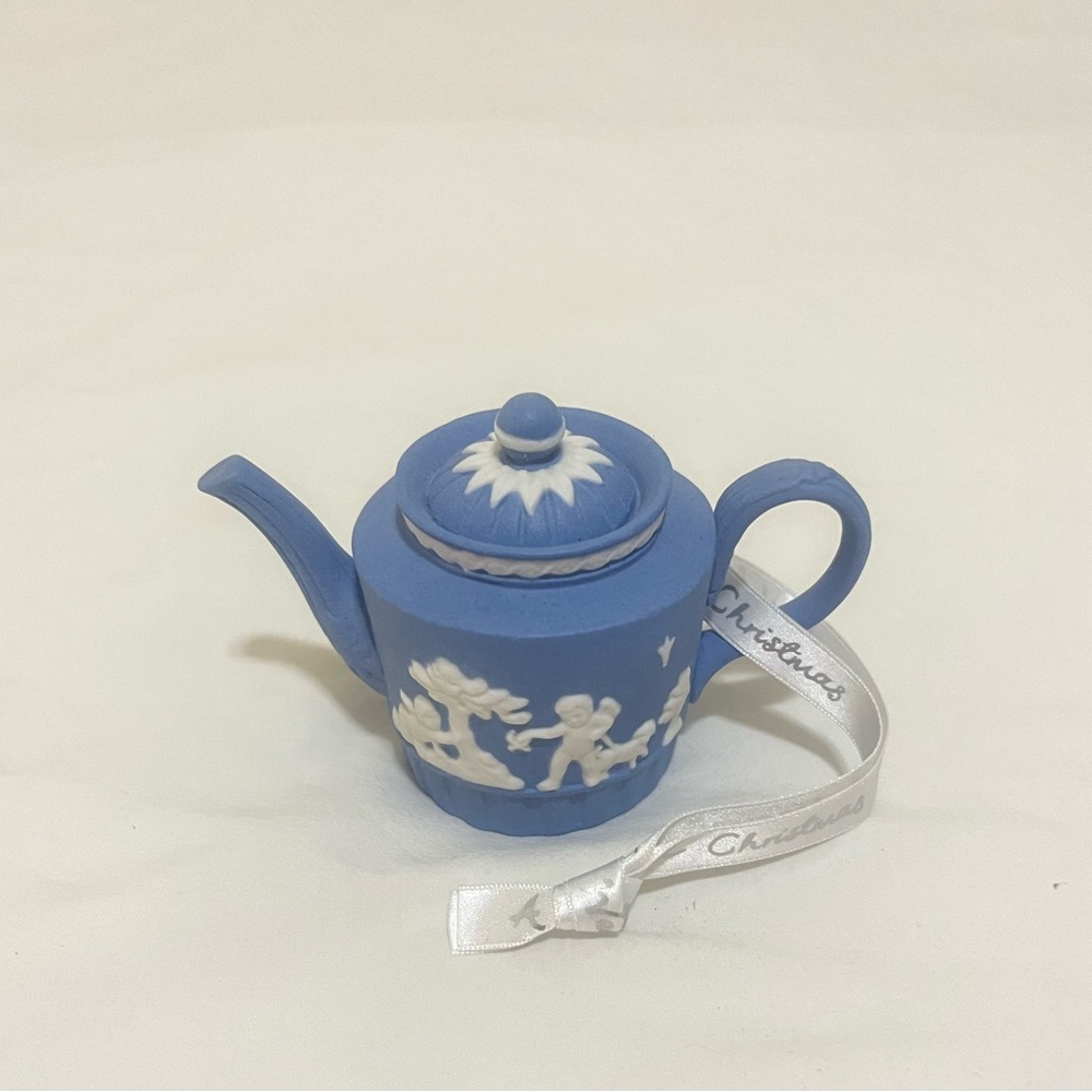 Wedgwood iconic teapot ormament